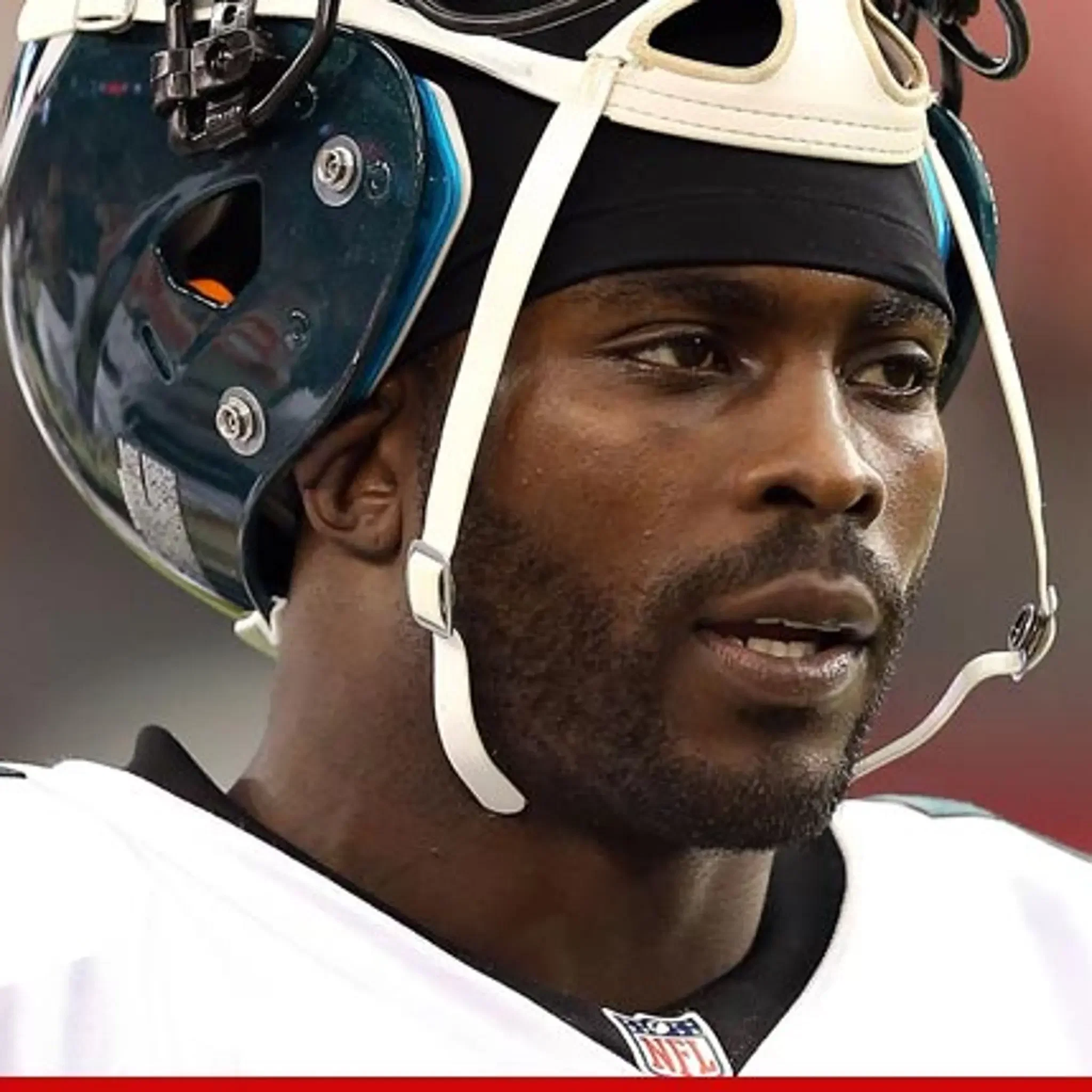 Michael Vick is disturbed at how Antonio Brown treated Tom Brady