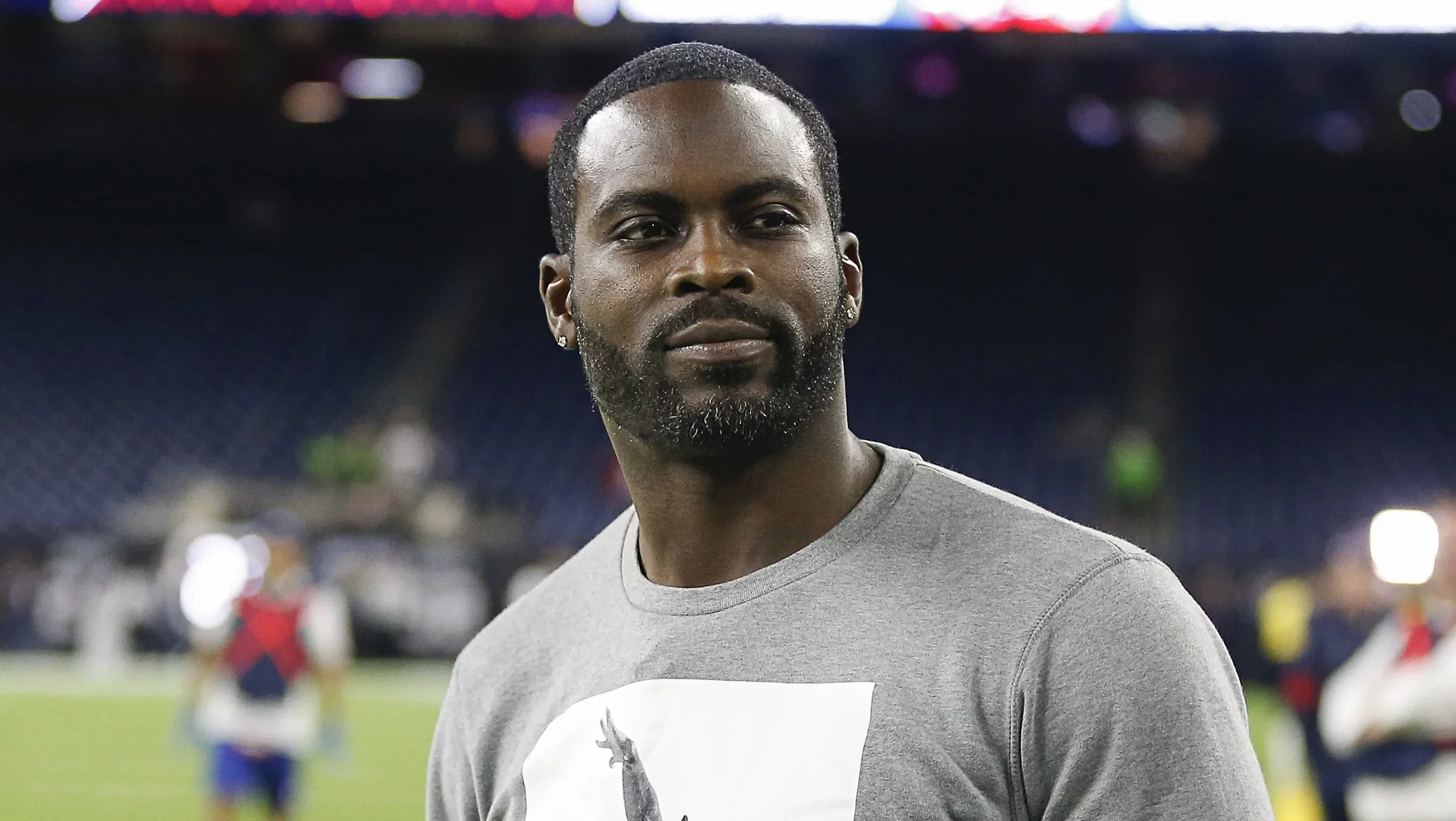 Michael Vick is disturbed at how Antonio Brown treated Tom Brady