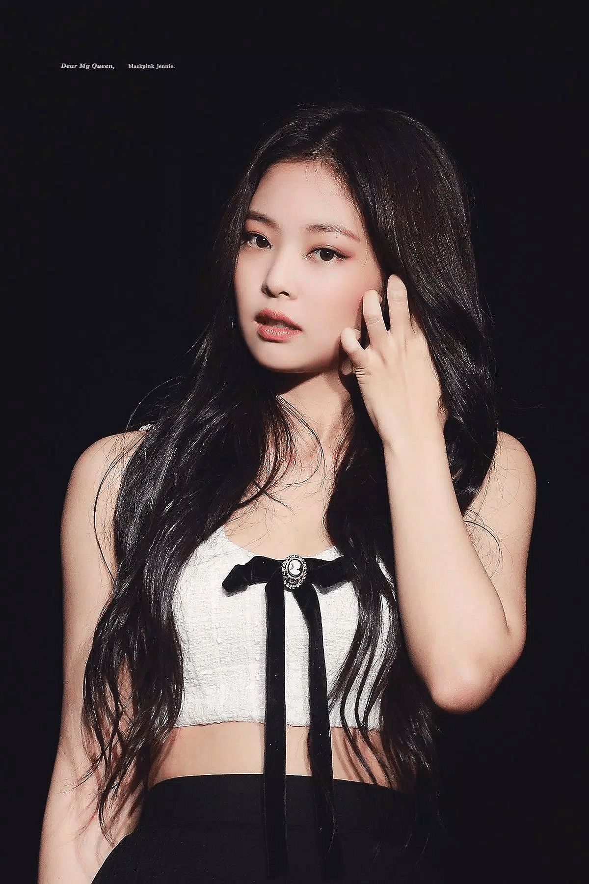 Fans come to Jennie's defense as she is unjustly criticized for her outfit  and actions during a recent BLACKPINK concert