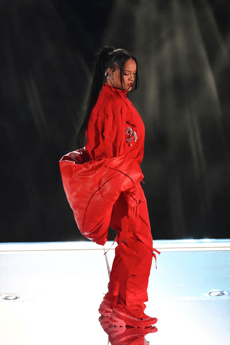 Rihanna Super Bowl Halftime Show Outfit 2023: Margiela Salomon Shoes –  Rolling Stone