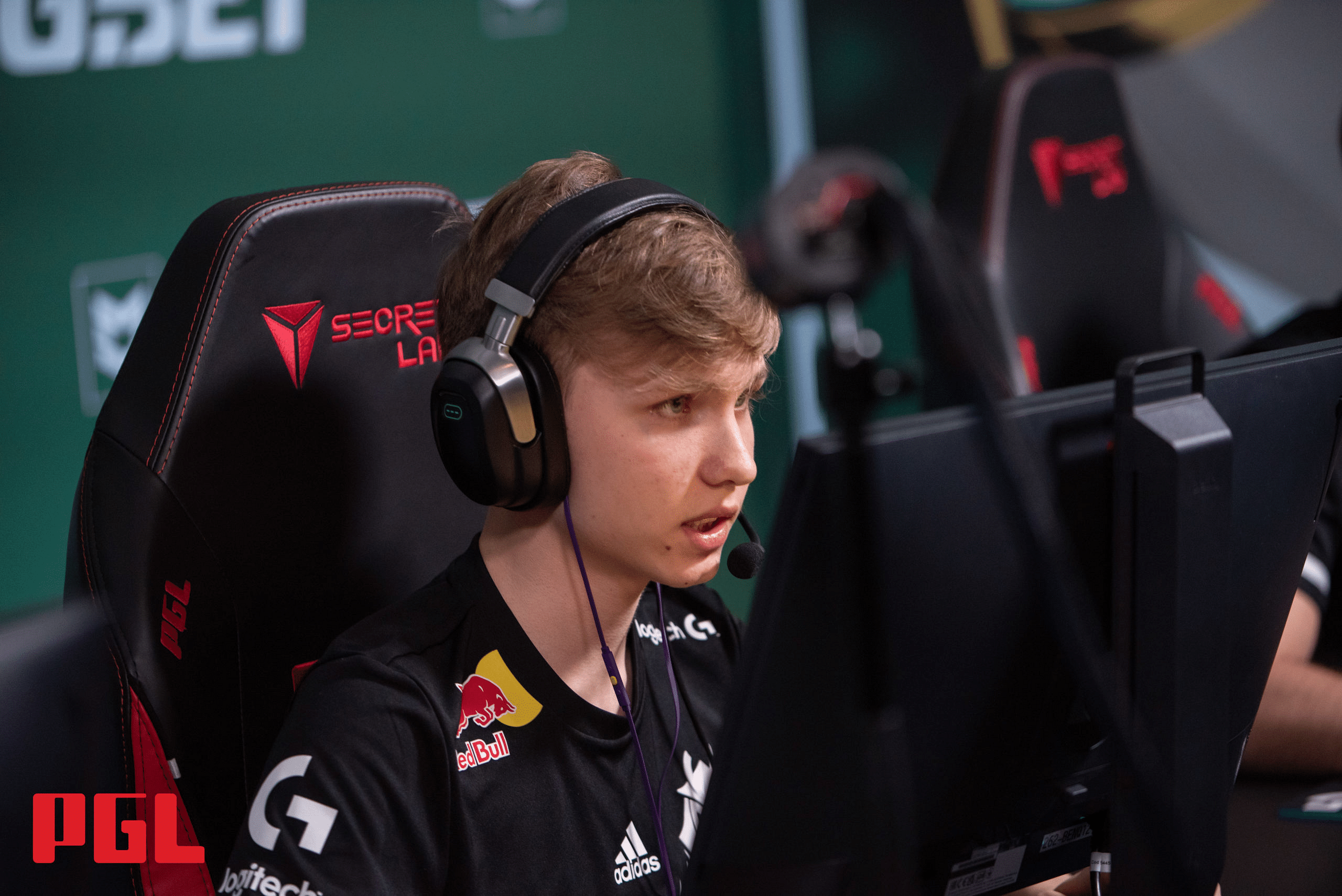 NiKo, ZywOo and dev1ce leading the top-10 CS:GO players in August 2023