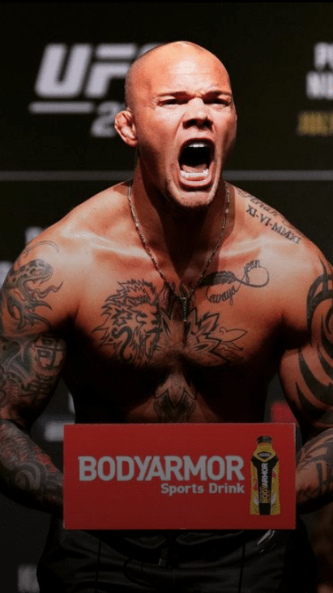 UFC Smith vs. Teixeira weigh-in face-offs: Anthony Smith vs. Glover  Teixeira - Yahoo Sports