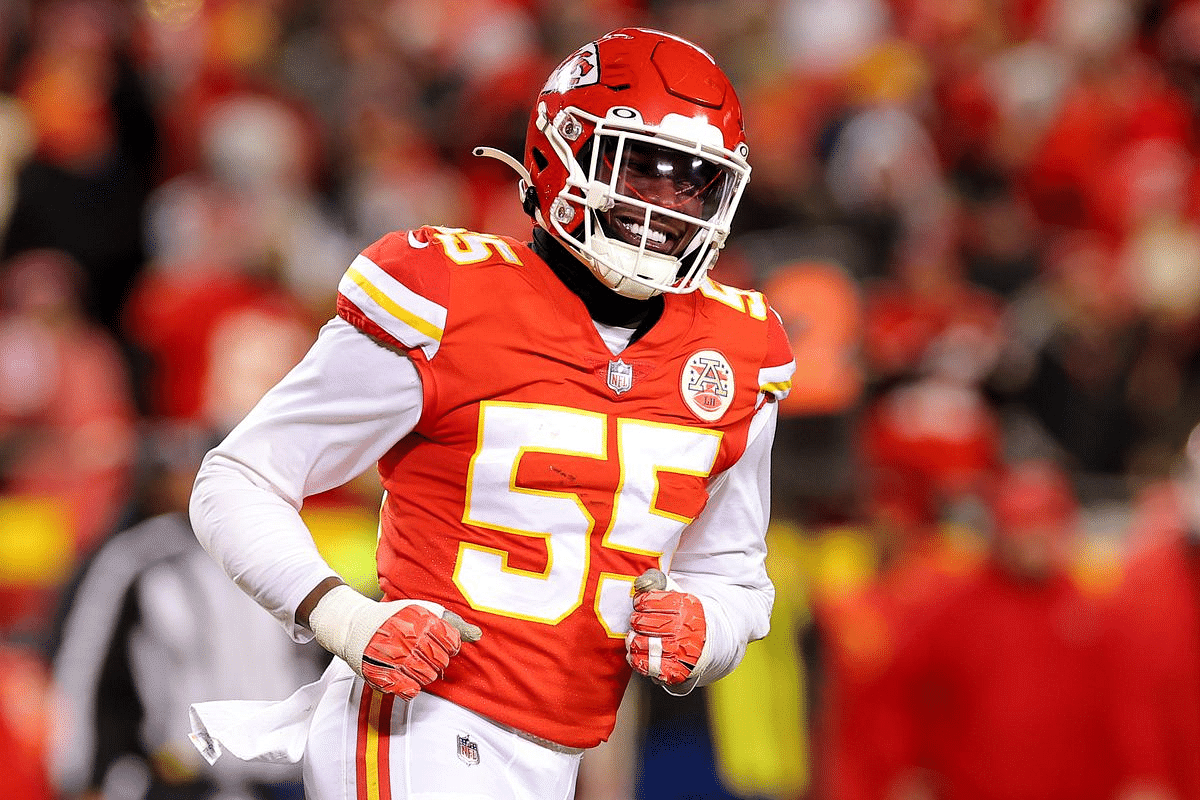 Sources - Clark dealt to Chiefs, has $105.5M deal - ESPN