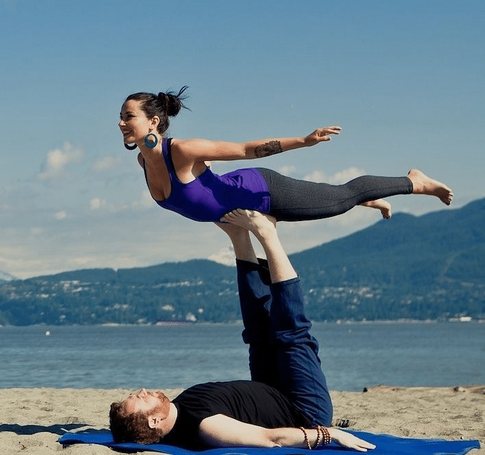 Flying Double Plank Pose Partner Yoga (Vimana Dviguna Phalakasana