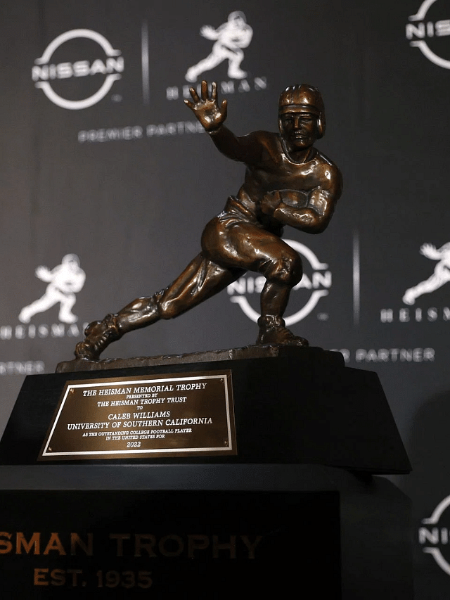 Does Tim Tebow auction off his Heisman Trophy? - Sportskeeda Stories