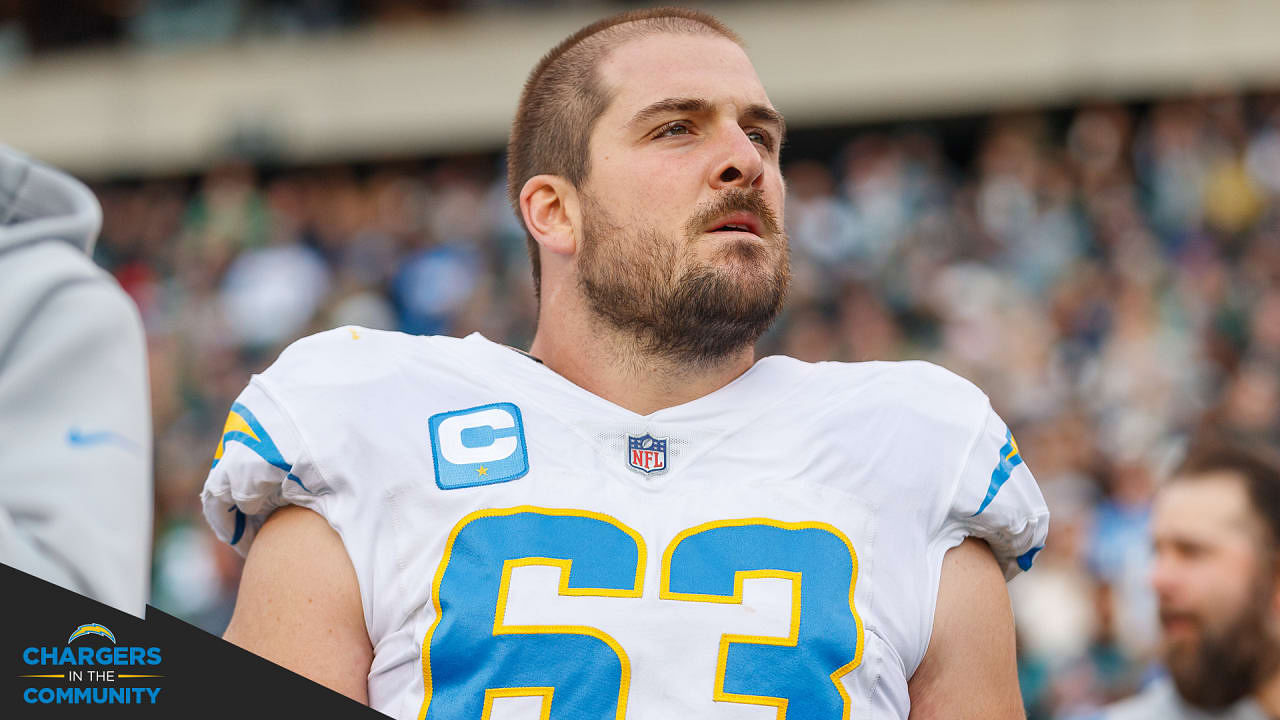 Chargers to place All-Pro Corey Linsley on IR with heart issue