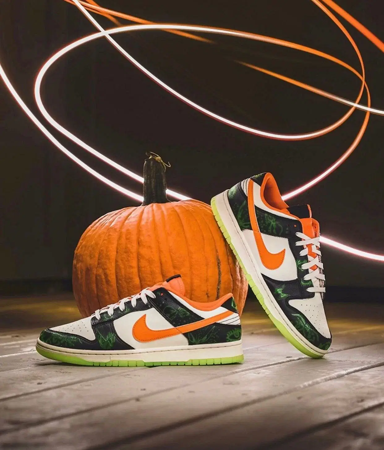 Nike sb clearance dunk mid halloween